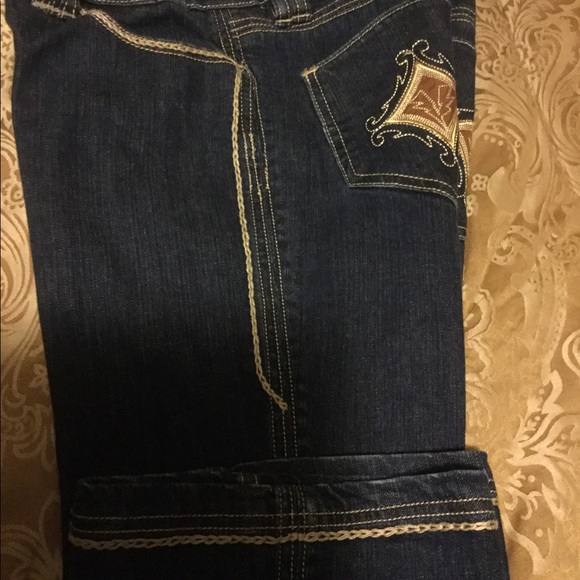 ROCK REVOLUTION JEANS WITH DECOR ON POCKETS.SZ 32. - Picture 5 of 7